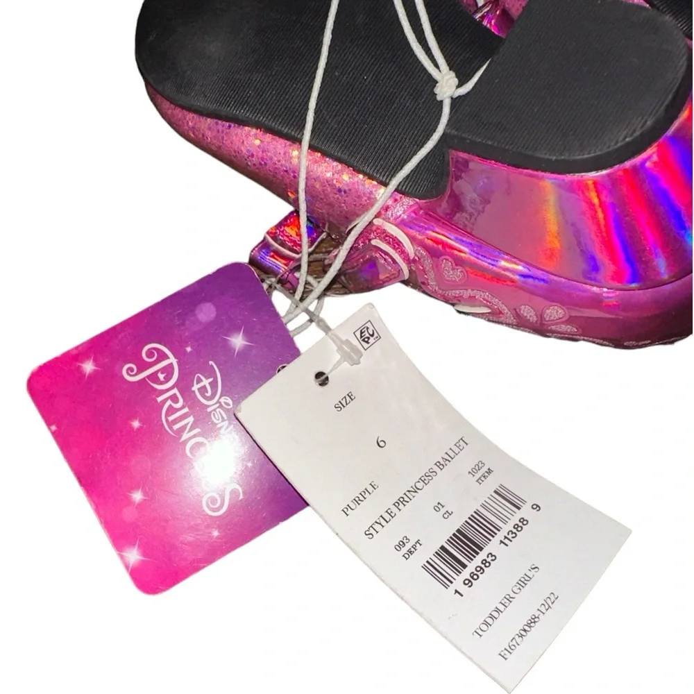 Disney Princess shoes size 6 NWT‎